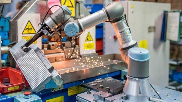 La robótica colaborativa ayuda a reducir las bajas y accidentes laborales 1 La robotica colaborativa ayuda a reducir las bajas laborales